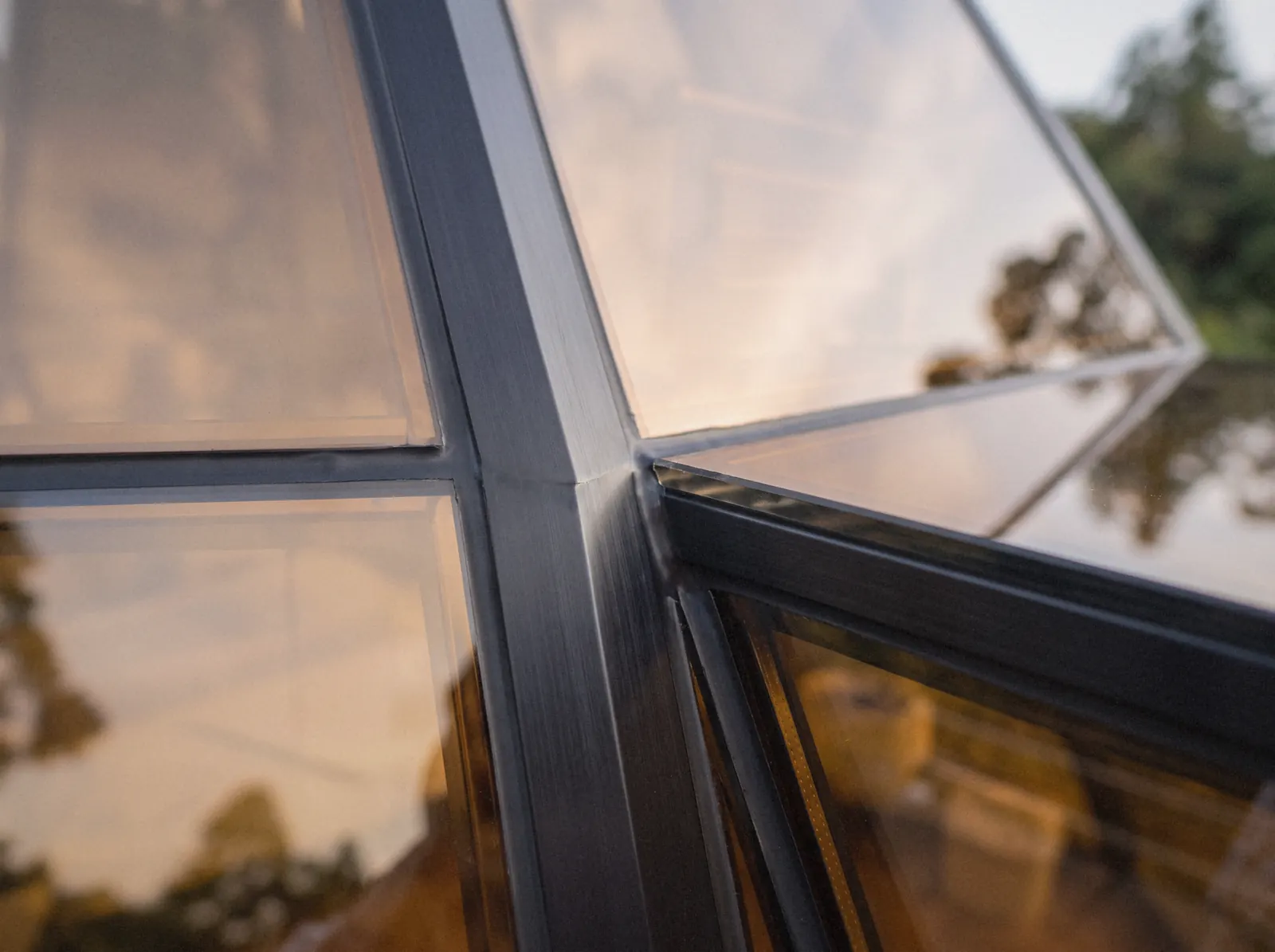 Triangle-facet glass, up close